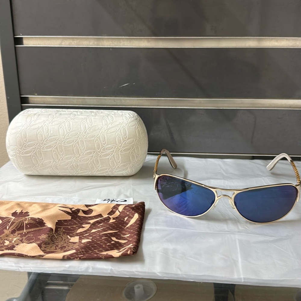 Oakley Gretchen Bleiler Sunglasses bifocal 05-720 Restless Gold Gradient AVIATOR